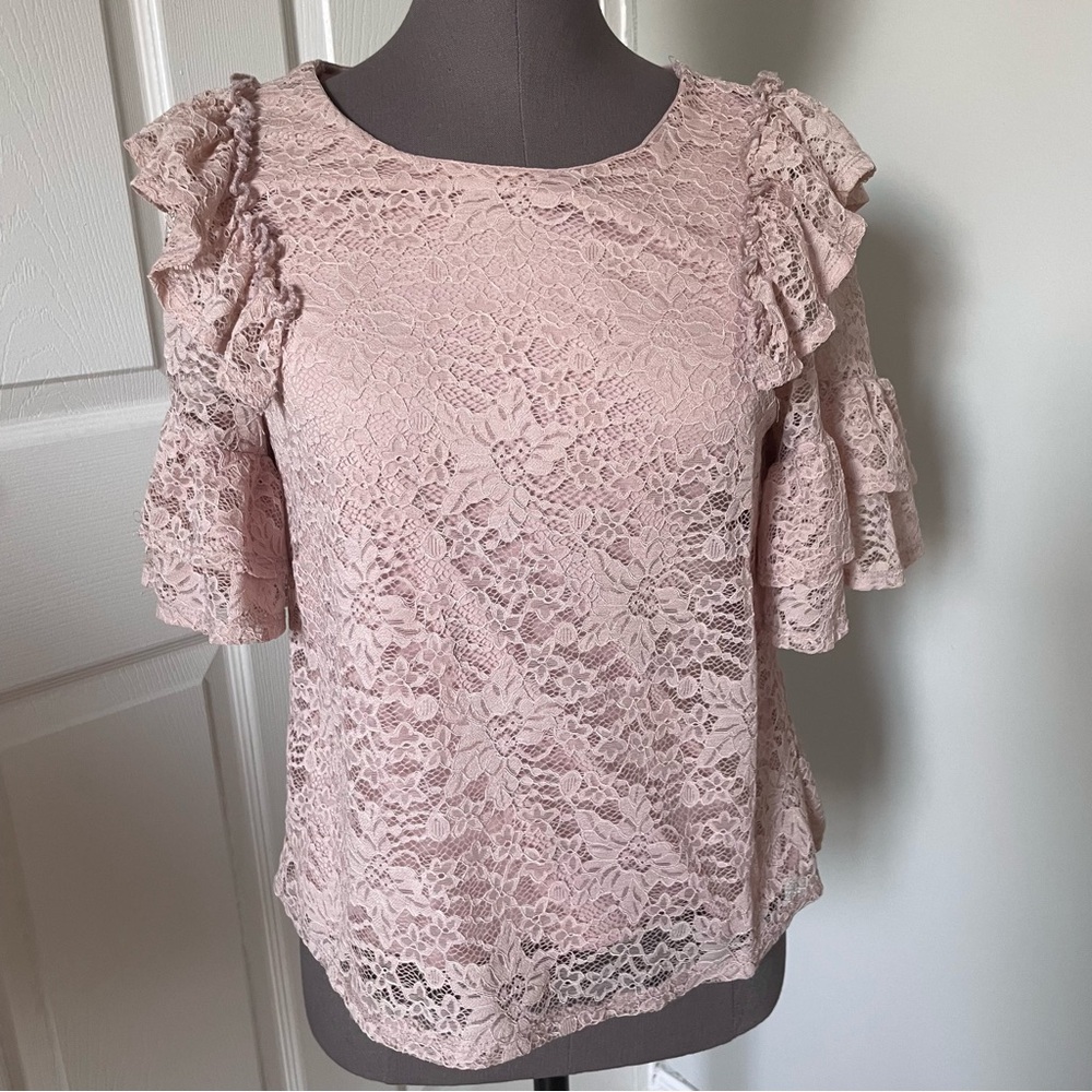 Dusty rose scoop neck top with ruffle short sleeve